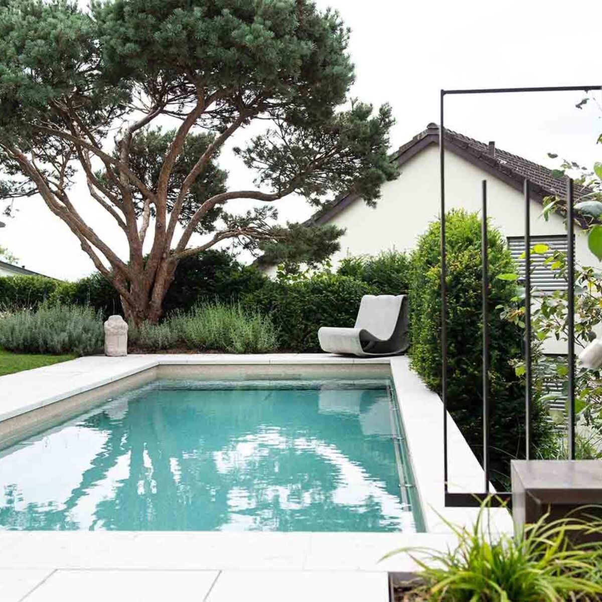 Schwimmbad aussen outdoor pool kueng wellness